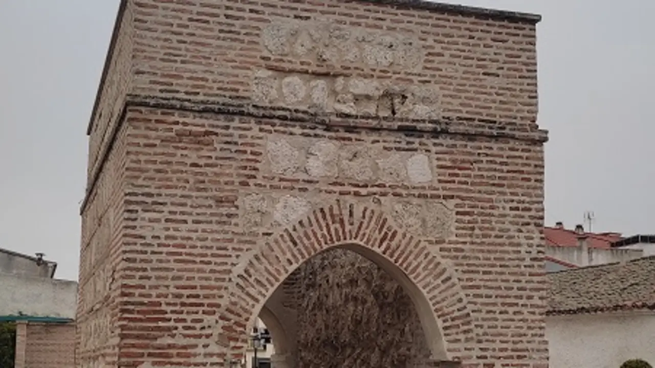 Arco de Ugena en Illescas