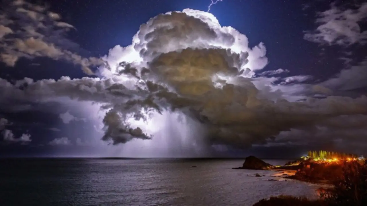 Nubes tormentosas se forman sobre el oc&eacute;ano en Port Macquarie, Australia. / Organizaci&oacute;n Meteorol&oacute;gica Mundial