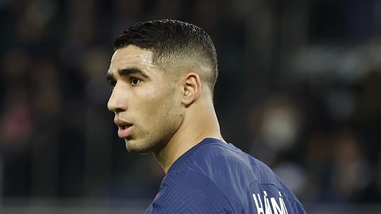 Achraf Hakimi, jugador del Par&iacute;s Saint Germai. @AchrafHakimi