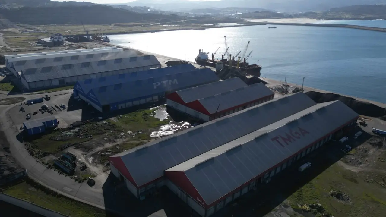 Instalaciones portuarias en Punta Langosteira. / Mundiario