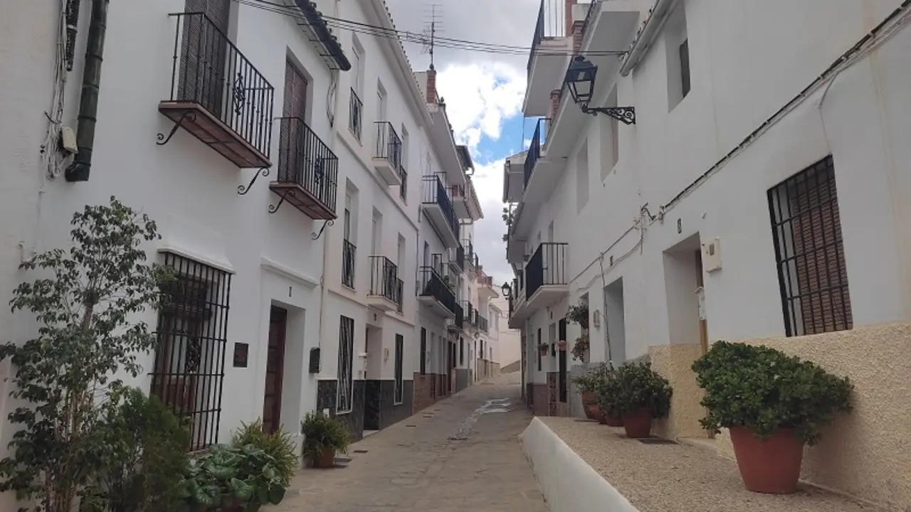 Viviendas de Alozaina