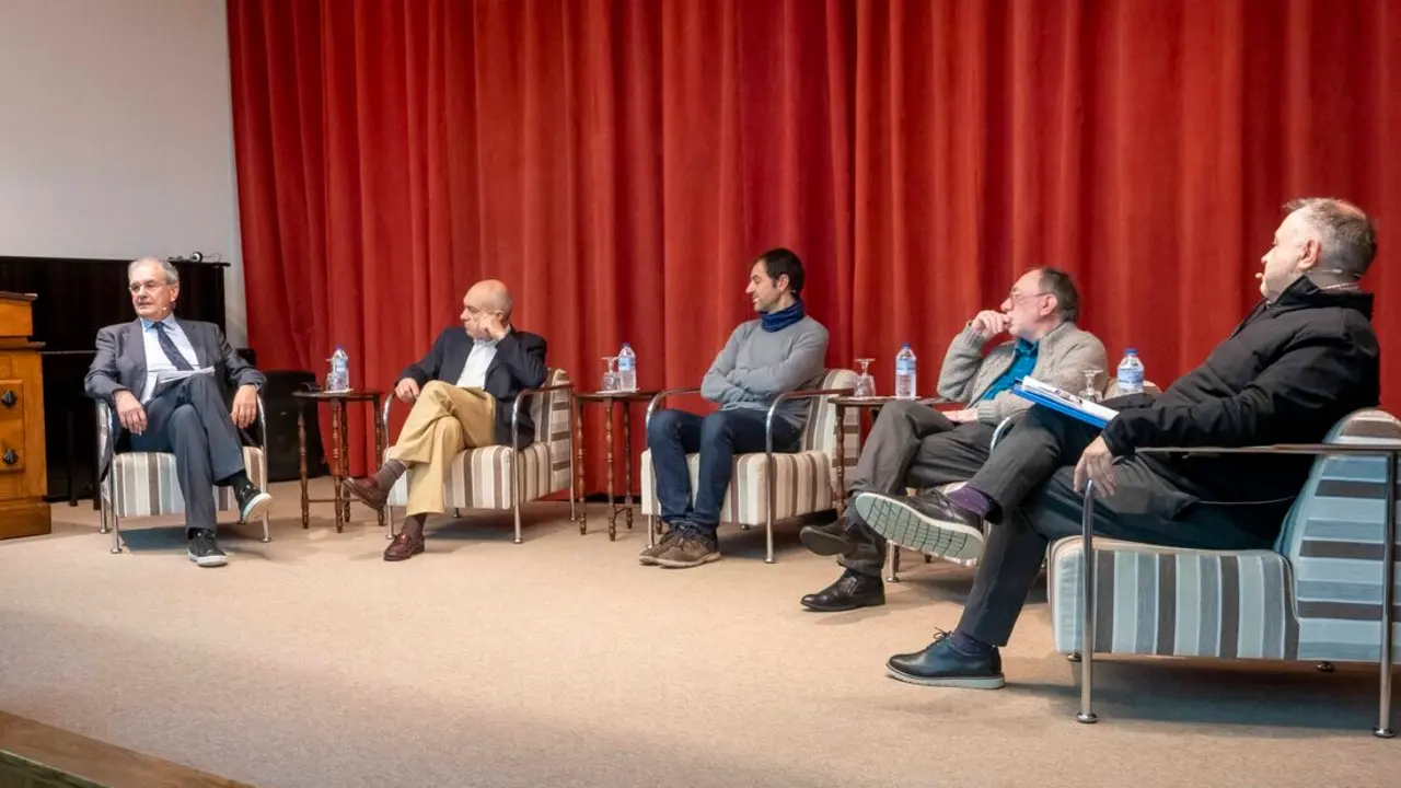 José Luis Gómez, Roberto Ledo, Xurxo Salgado, Manuel Pardo y Xosé María Fernández. / La Estila
