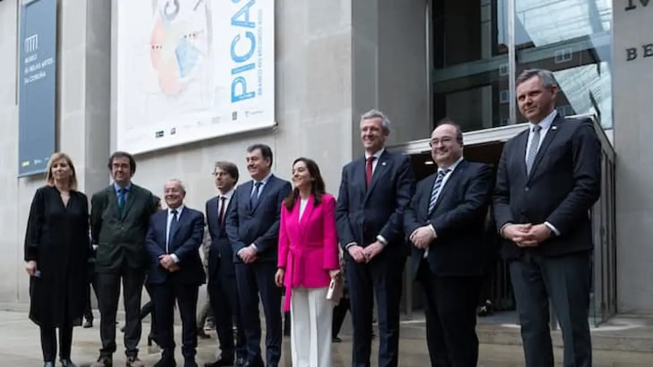 Miguel Iceta, Ministro de Cultura y Deporte; Alfonso Rueda,  Presidente de la Xunta de Galicia; In&eacute;s Rey, alcaldesa de A coru&ntilde;a, entre otras personalidades inauguran la exposici&oacute;n dedicada a Pablo Picasso / Xunta de Galicia