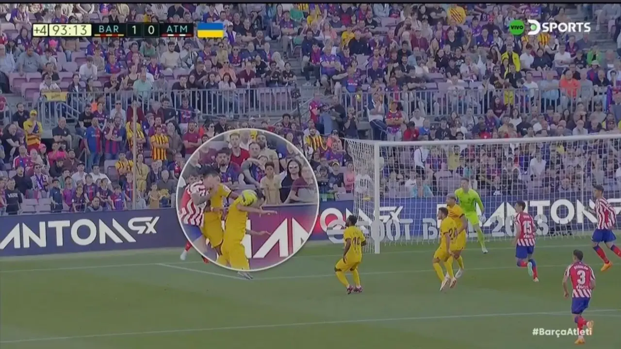 Mano de Busquets ante el Atlético que no fue penalti
