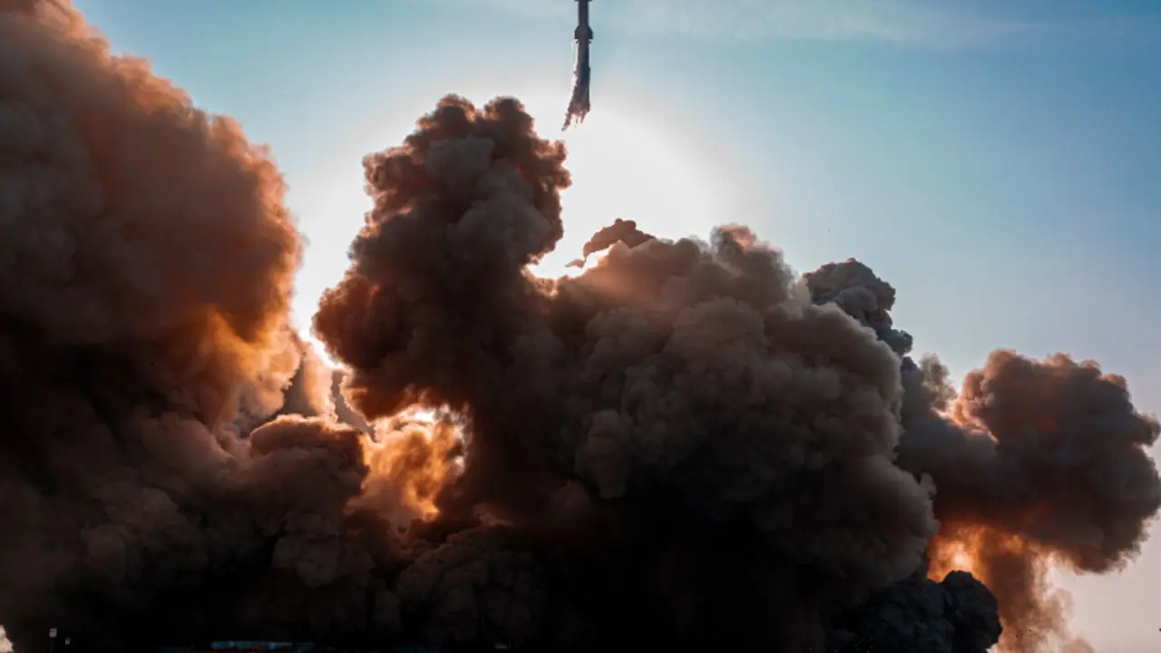 Gran nube de polvo en el lanzamiento de la nave espacial Starship. / SpaceX