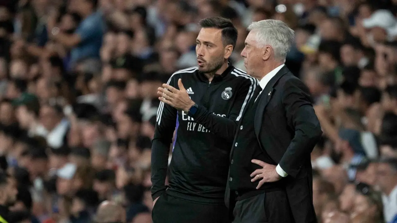 Carlo Ancelotti, entrenador del Real Madrid y su hijo Davide.  / @MrAncelotti