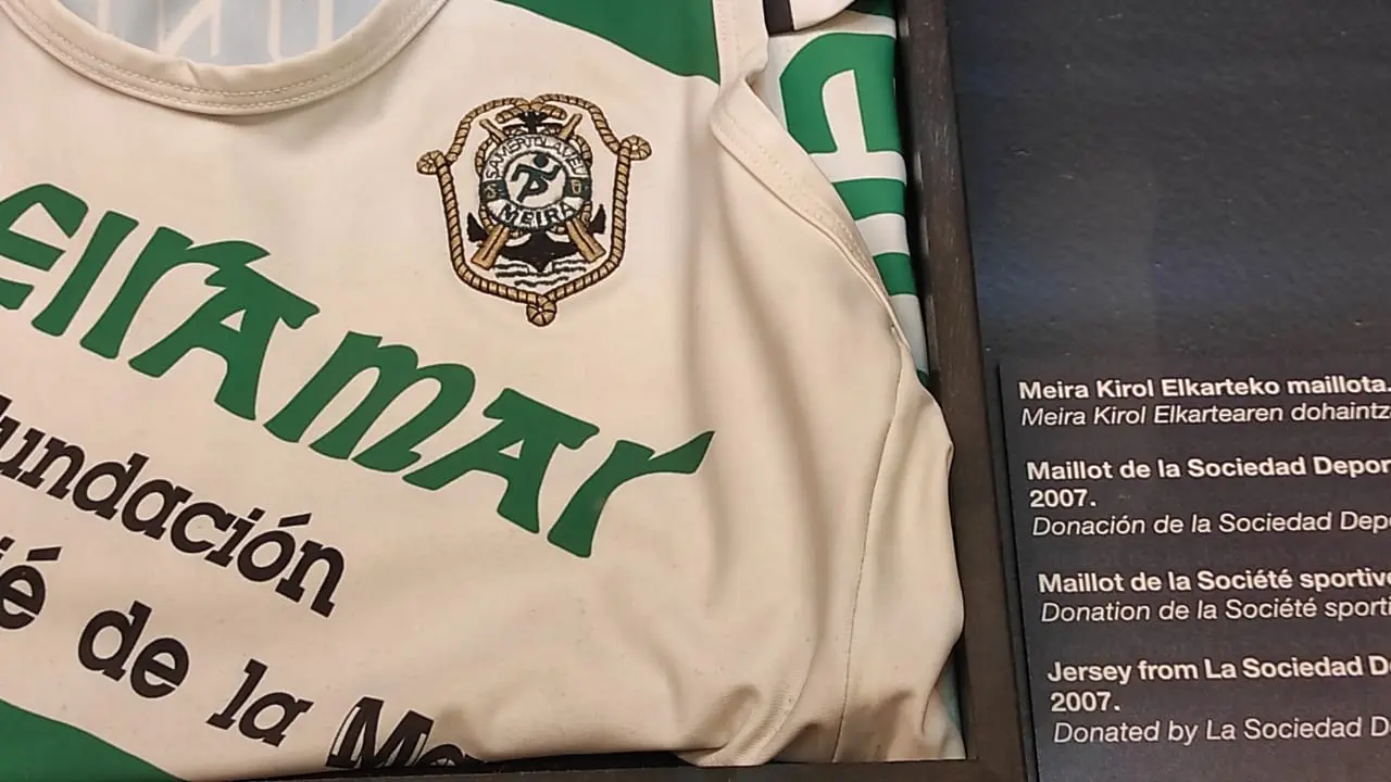Camiseta de Samertolameu en el Acuario de San Sebasti&aacute;n.