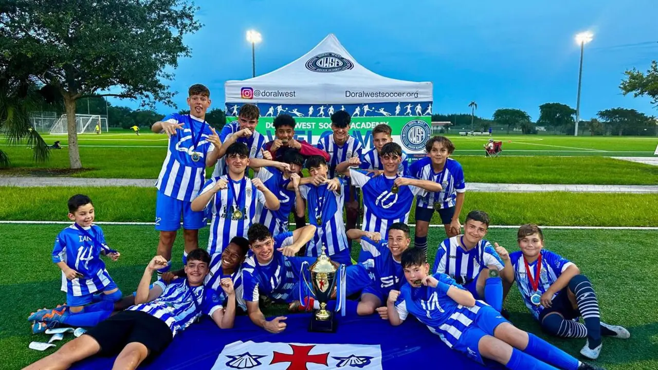 Escolares de Almeiras (A Coru&ntilde;a), en Miami (Florida, EE UU). / Mundiario