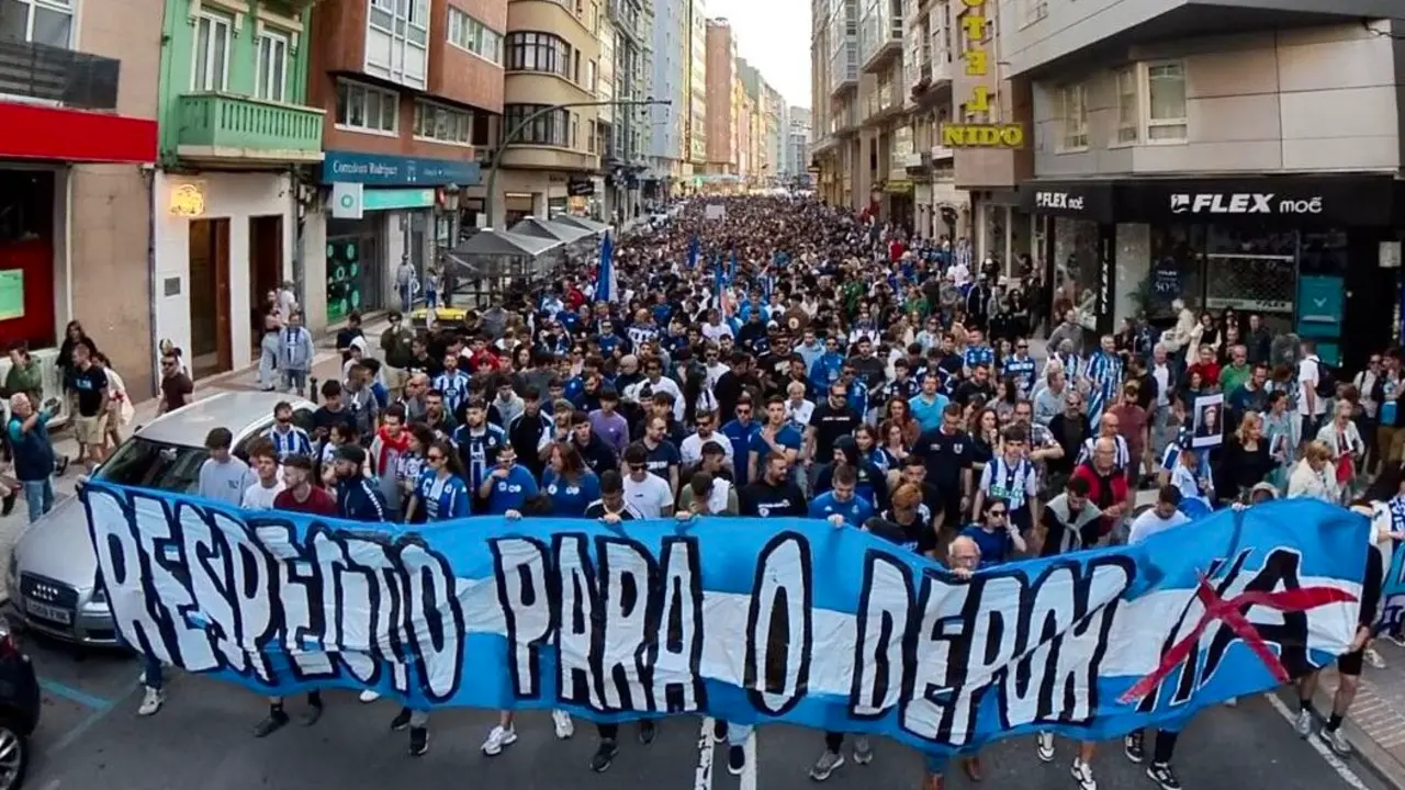 Manifestantes deportivistas. / @RB1987Oficial
