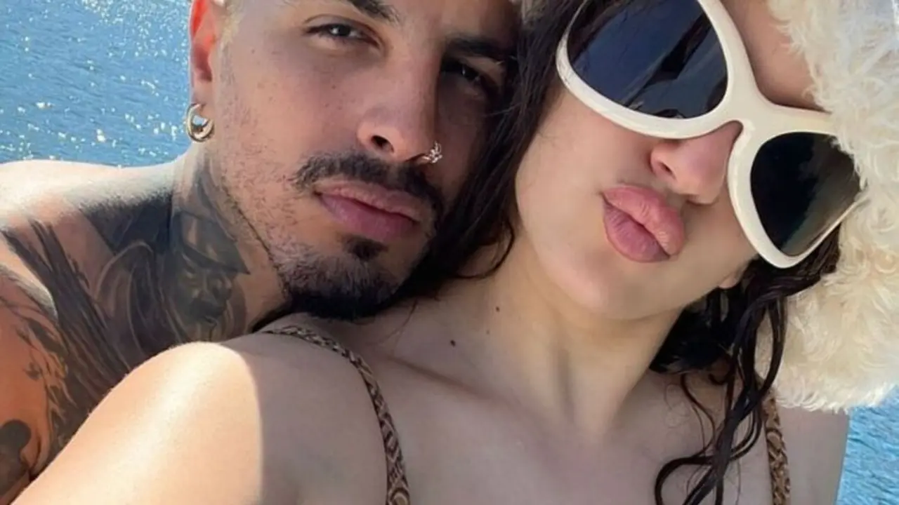 Rauw Alejandro y Rosal&iacute;a, cantantes. / RR SS.