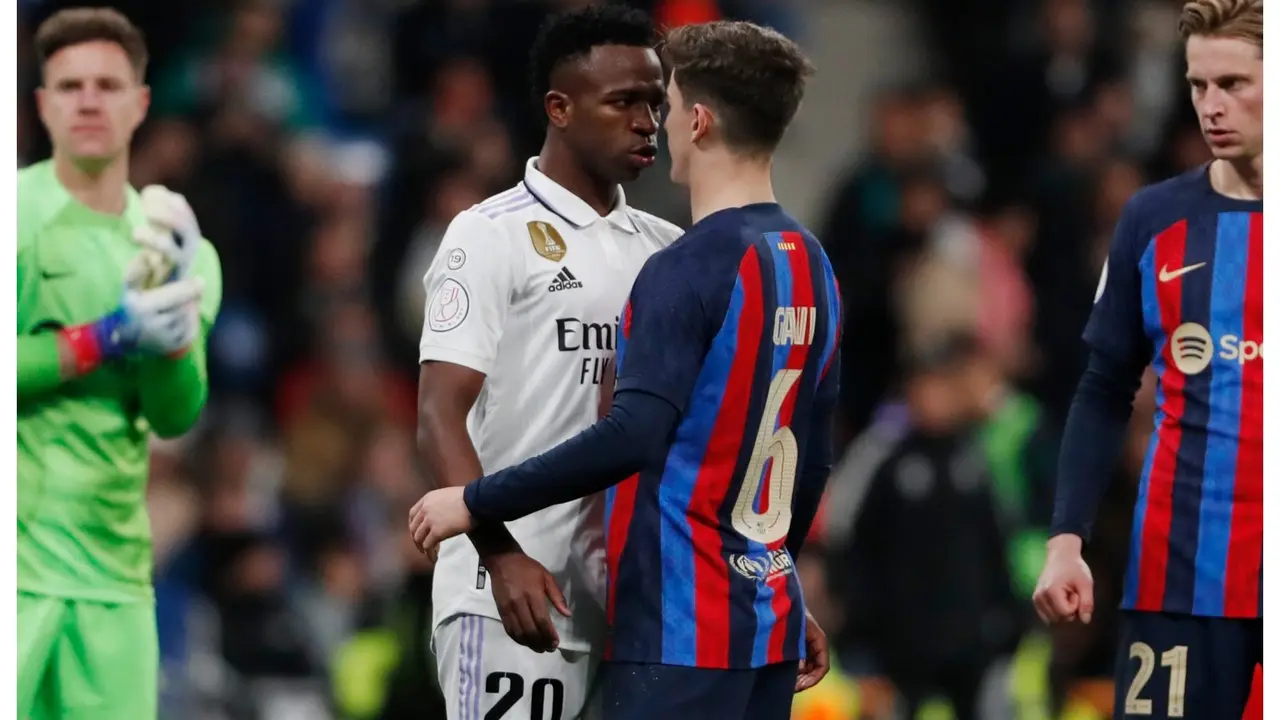 Vinicius y Gavi se encaran en un Cl&aacute;sico de liga. / @Twitter