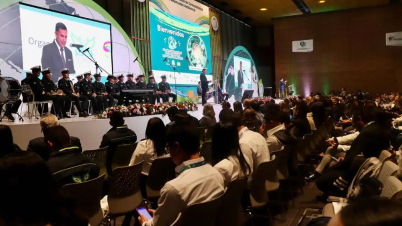 Cumbre Internacional de Sostenibilidad e Innovaci&oacute;n Ambiental. / RR SS.