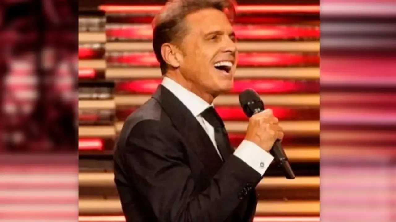 Luis Miguel, cantante. / RR SS.