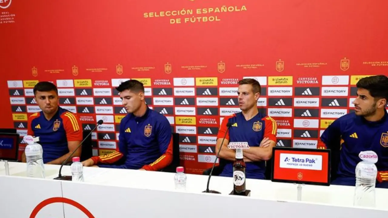Capitanes de la selecci&oacute;n espa&ntilde;ola de f&uacute;tbol. / RR SS.