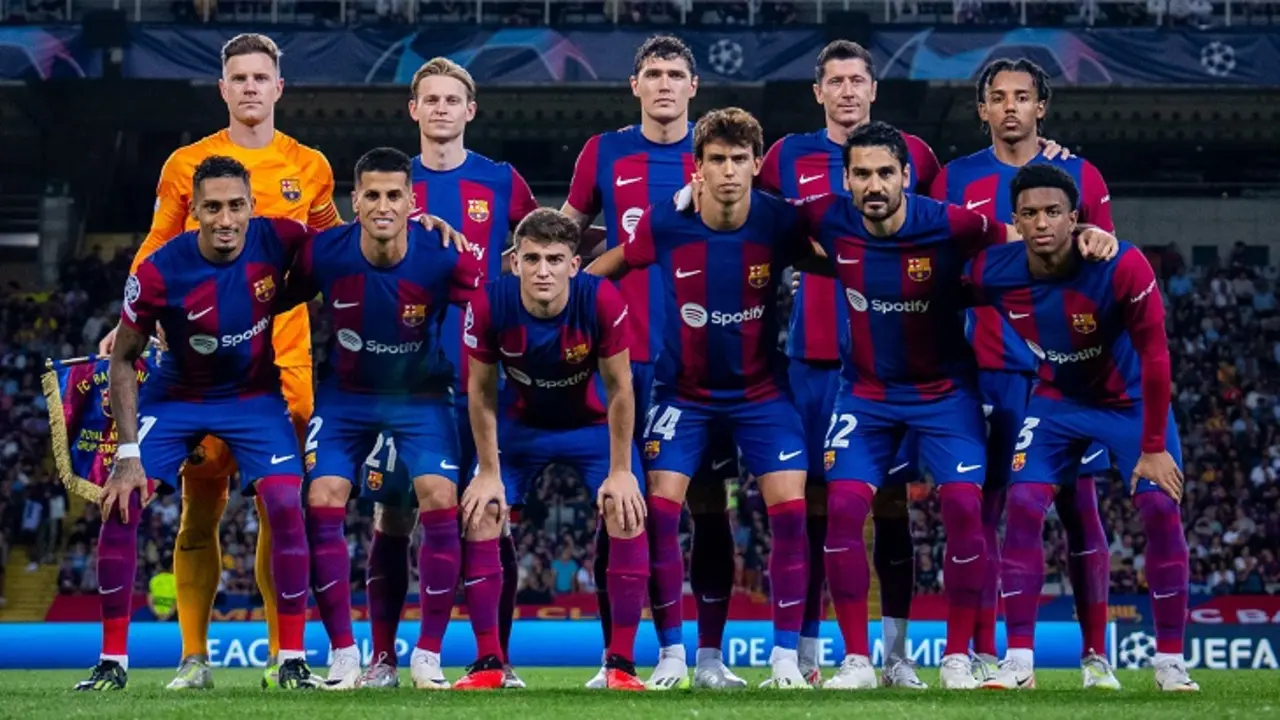 Equipo del FC Barcelona en el debut en Champions. @FCBarcelona