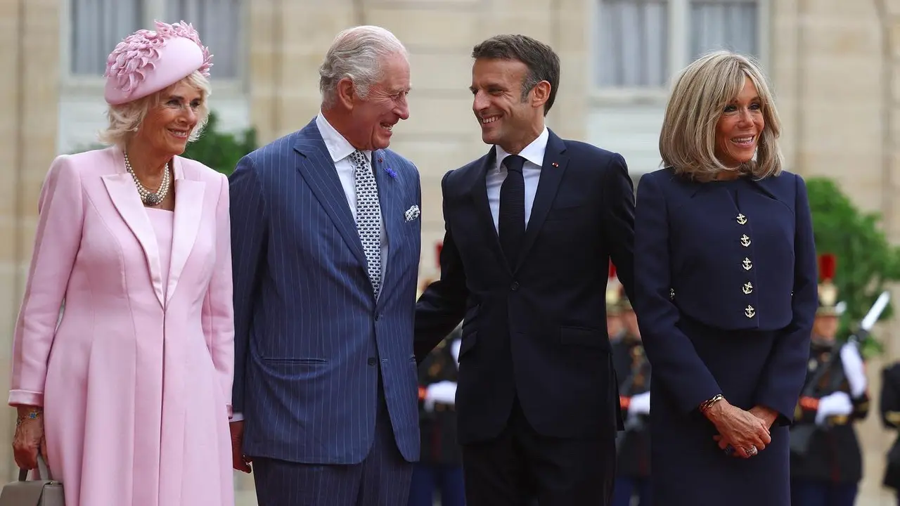 Rey Carlos III y la reina Camila con Emmanuel y Brigitte Macron. / Casa Real Brit&aacute;nica