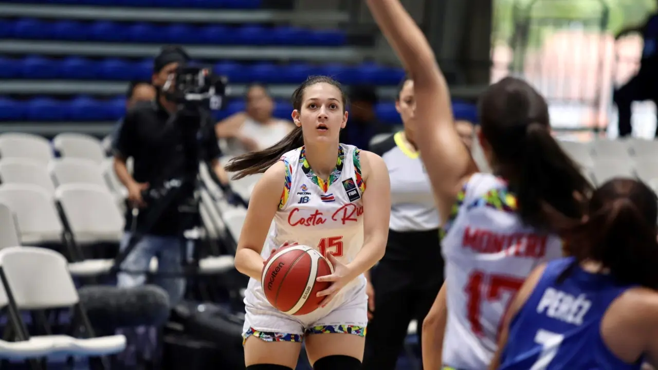 Costa Rica femenino en baloncesto./ RR SS