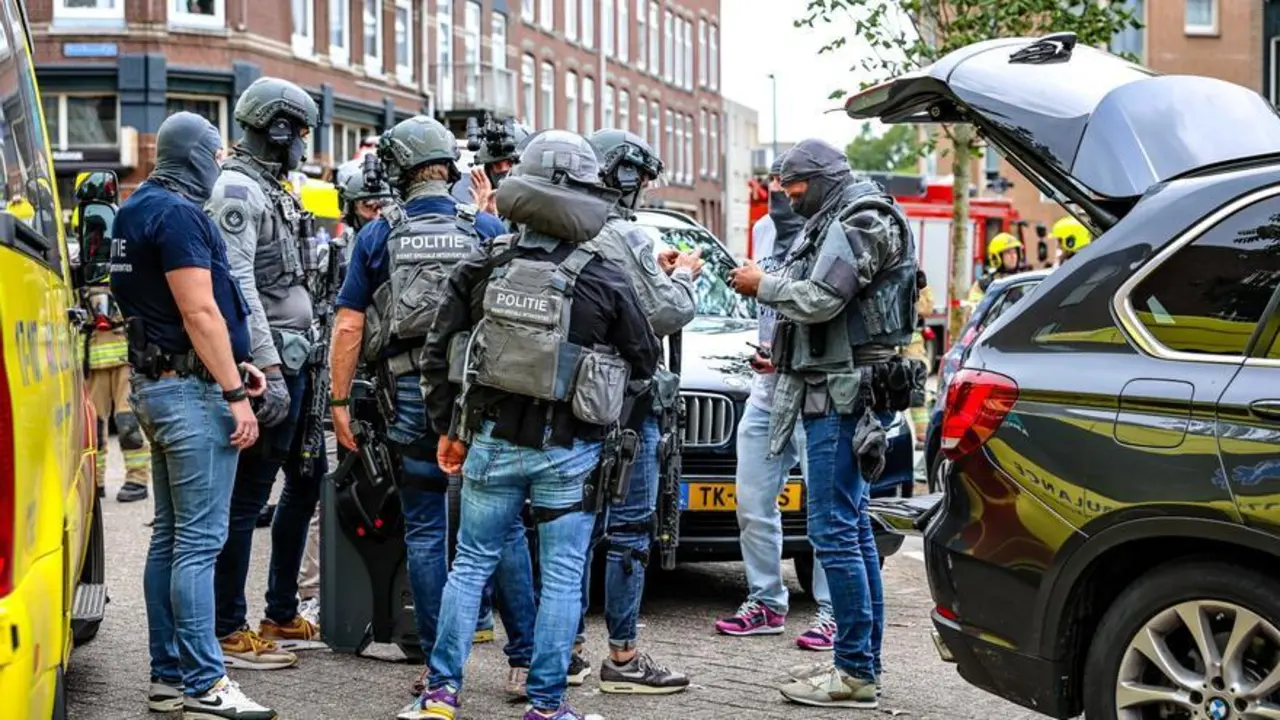 Agentes de la Polic&iacute;a en R&oacute;terdam (Pa&iacute;ses Bajos). / RR SS.