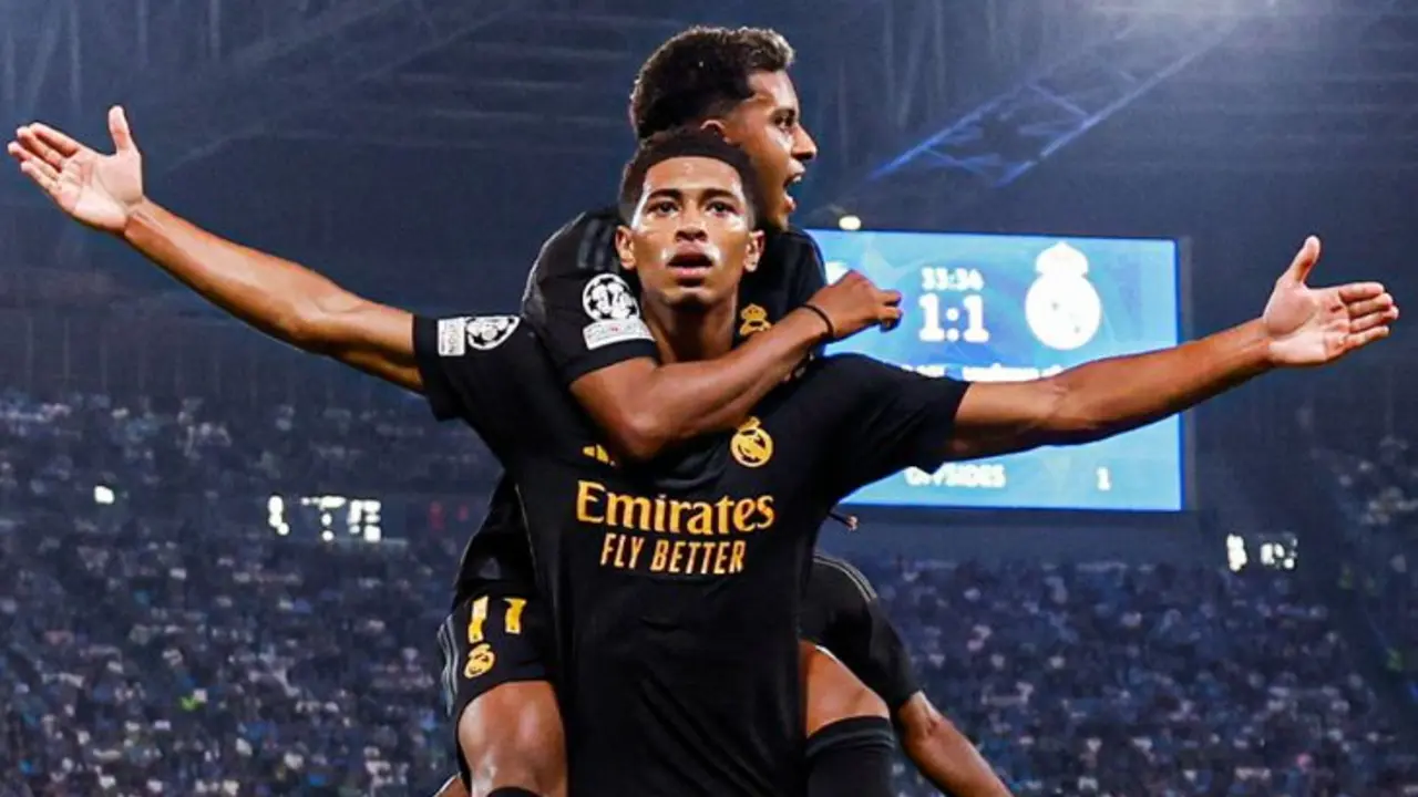 Jude Bellingham, futbolista; junto a Rodrygo, futbolista. / @realmadrid.
