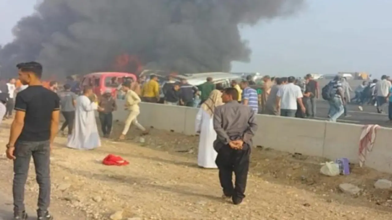 Al menos 32 muertos y 57 heridos en un accidente de tr&aacute;fico m&uacute;ltiple en el norte de Egipto. / RR SS.
