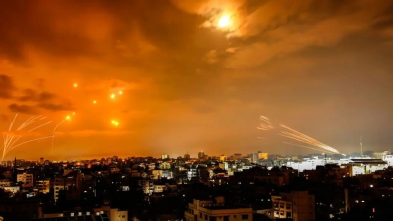 Los ataques con misiles contin&uacute;an durante toda la noche en Gaza. / UNICEF.