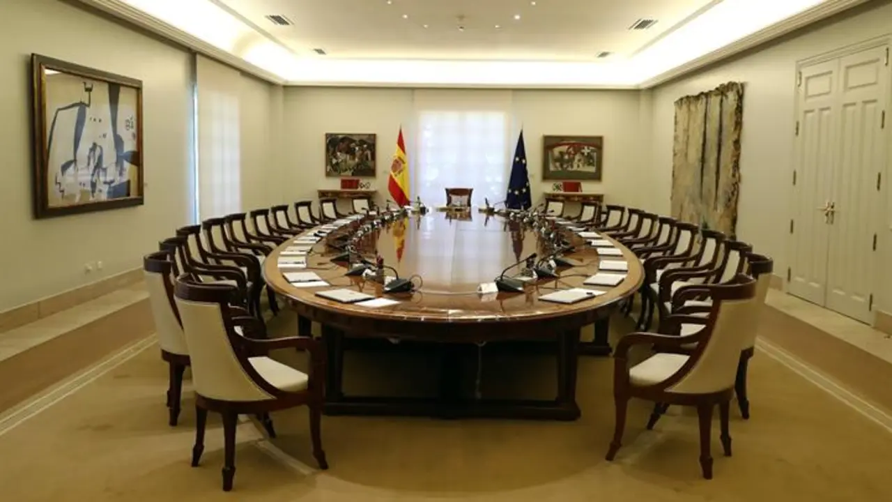 Sala del Consejo de Miniisros en el palacio de la Moncloa. / Mundiario