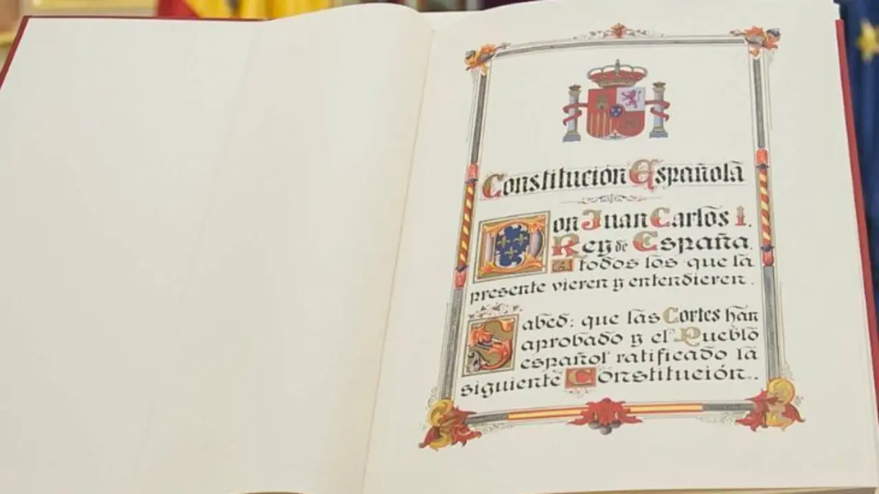 Constituci&oacute;n de Espa&ntilde;a. / RR SS.