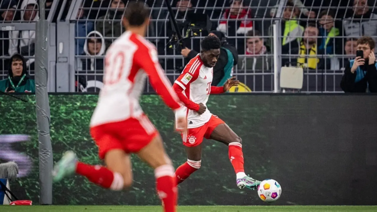 Alphonso Davies, lateral izquierdo del Bayern M&uacute;nich. @AlphonsoDavies