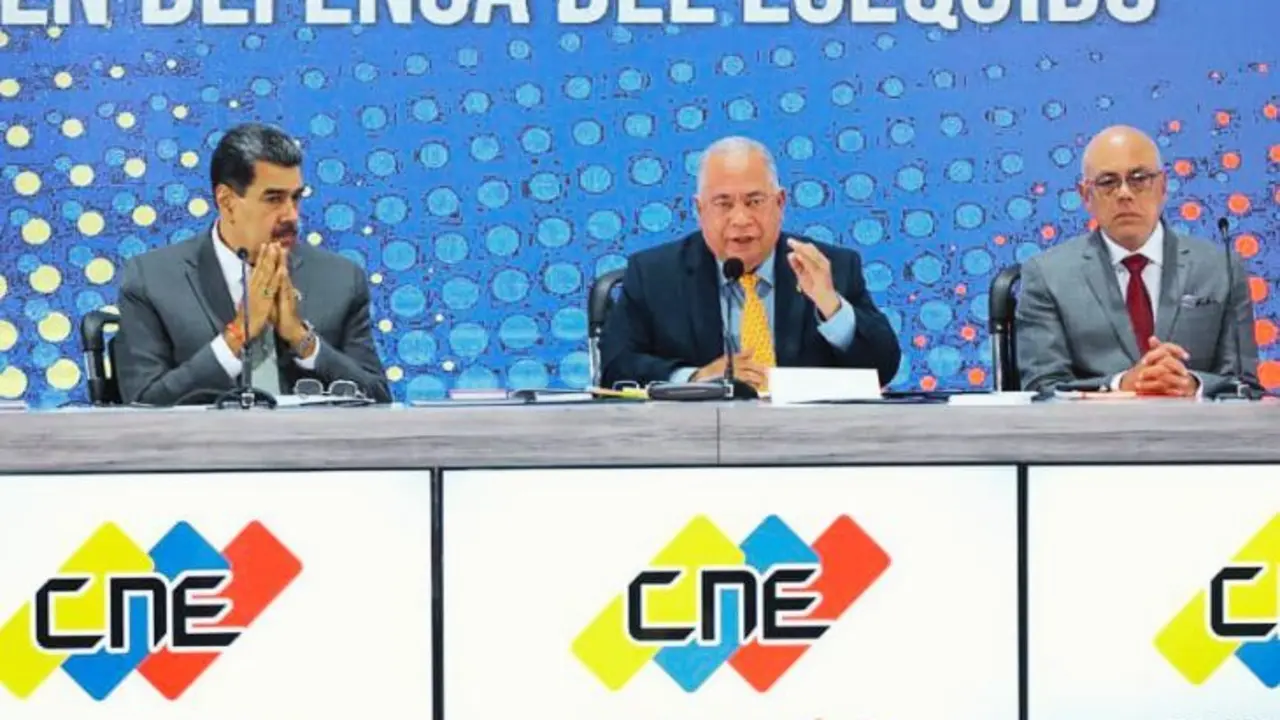 Nicol&aacute;s Maduro, presidente de Venezuela; Elvis Amoroso, presidente del CNE; y Jorge Rodriguez, presidente de la Asamblea Nacional. / @jorgerpsuv.