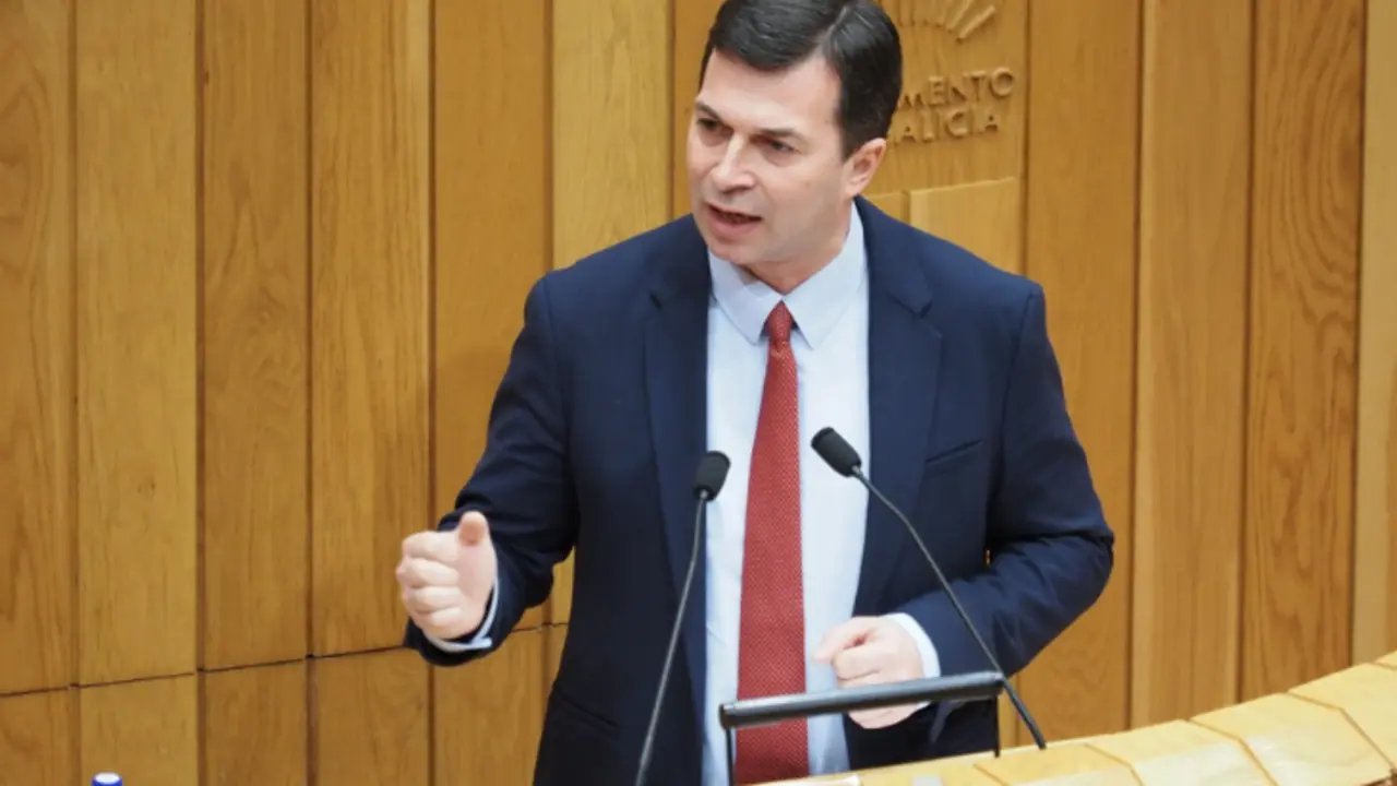 Gonzalo Caballero en el Parlamento de Galicia./ PSdeG