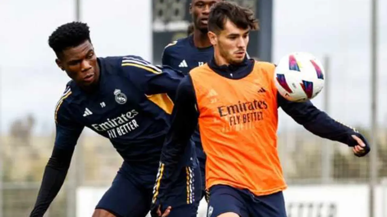 Brahim D&iacute;az durante un entrenamiento del Real Madrid. / @realmadrid