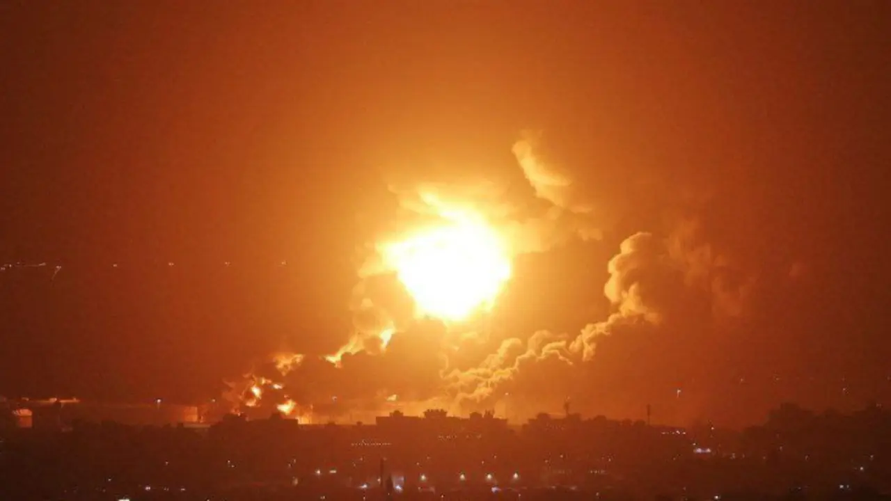 Bombardeo de EE UU y Reino Unido contra los hut&iacute;es en Yemen. / RR SS