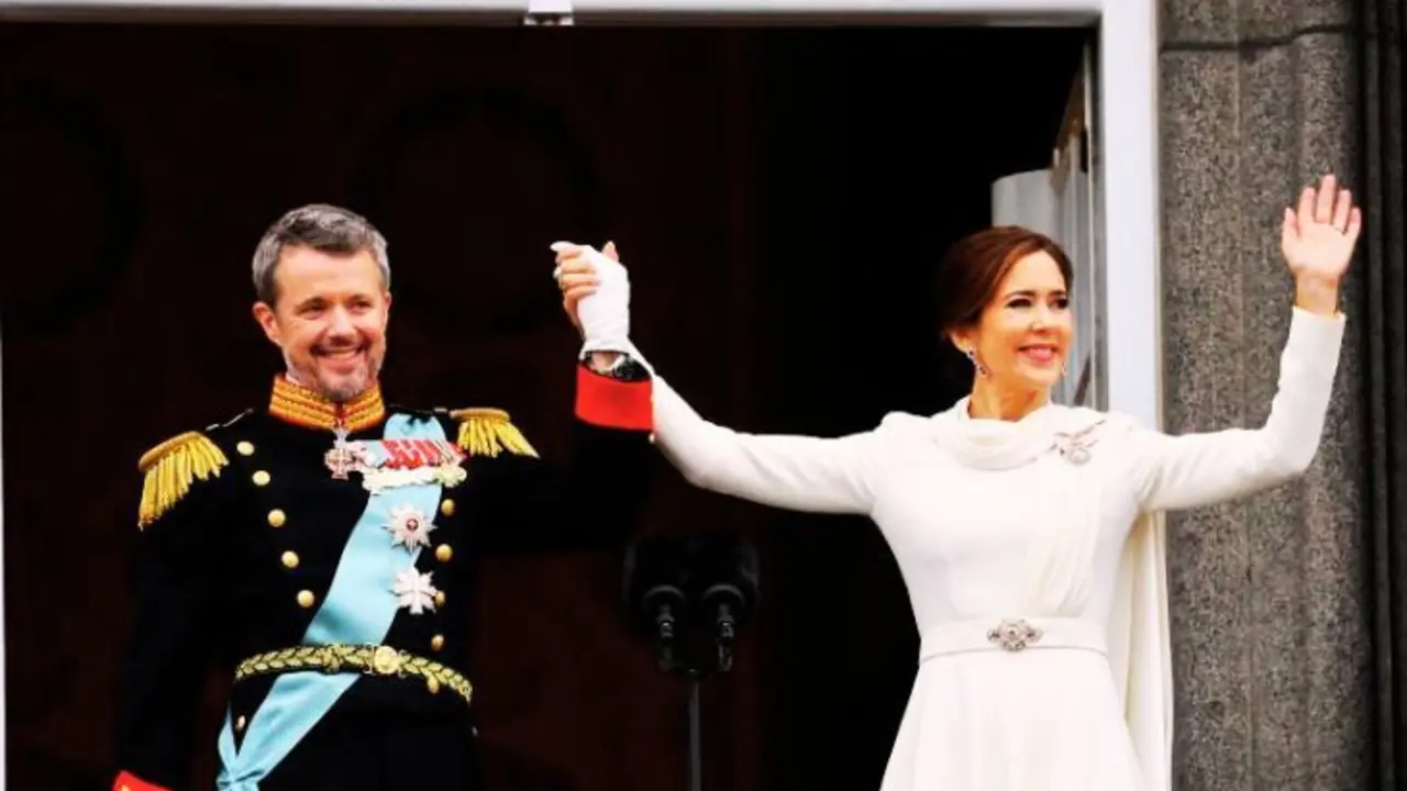 Federico X junto a la reina consorte Mary. / RR SS.