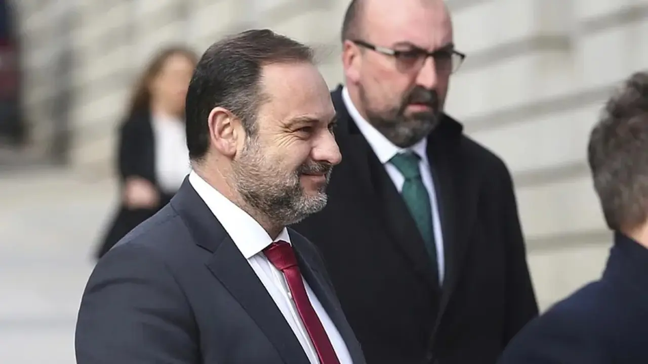 Jos&eacute; Luis &Aacute;balos, exministro de Transportes, y Koldo Garc&iacute;a. / RR.SS