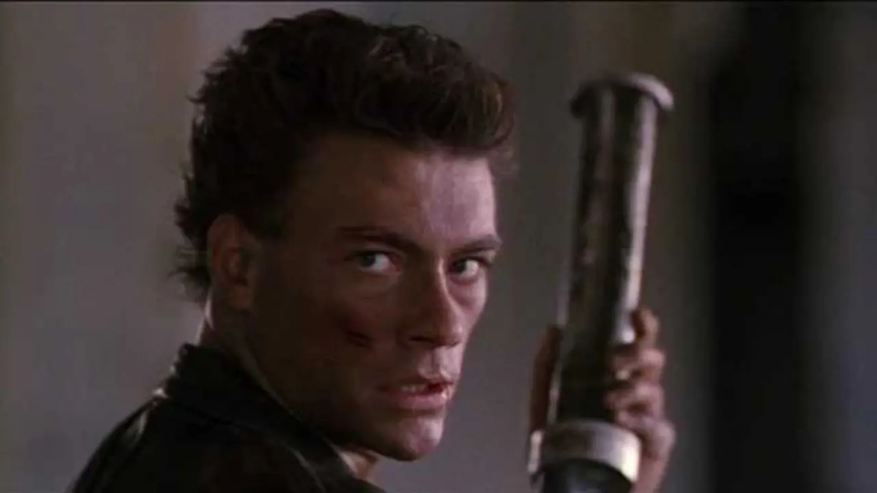 Van Damme, en una escena de Cyborg (1989). / Productora