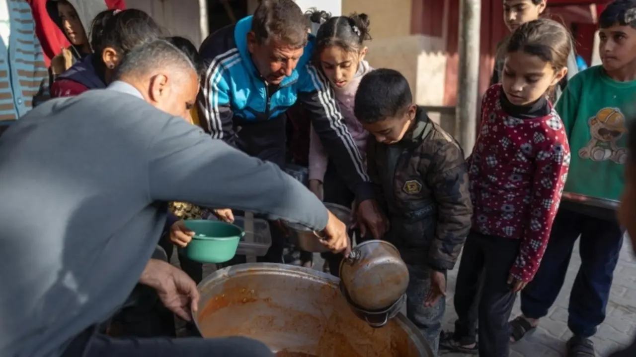 WCK repartiendo comida en el sur y centro de Gaza. / @WCKitchen