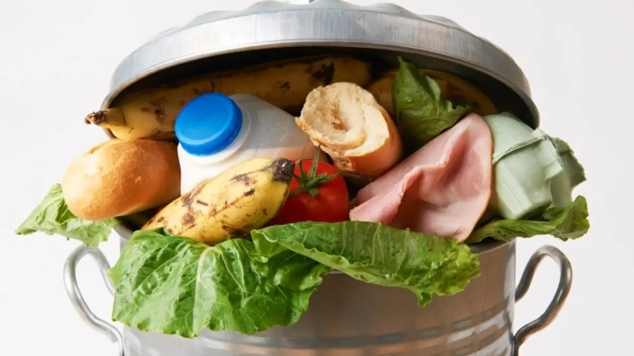 Desperdicio de alimentos. / RR SS.
