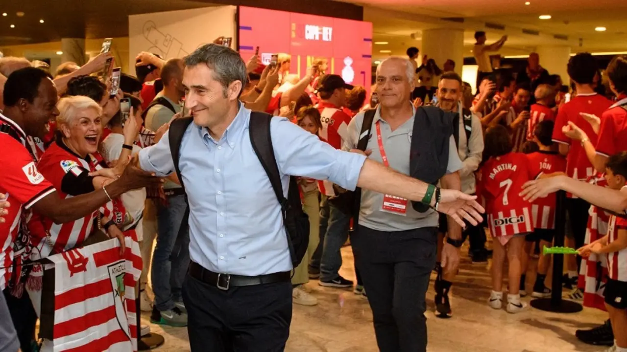 Ernesto Valverde, t&eacute;cnico campe&oacute;n de Copa del Rey 2024.. @AthleticClub