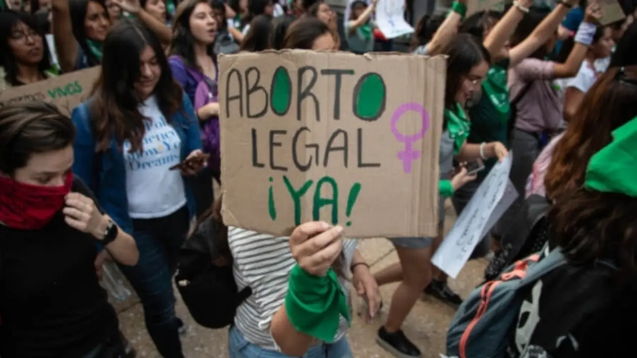 Mujeres marchan a favor del aborto. / RR SS.