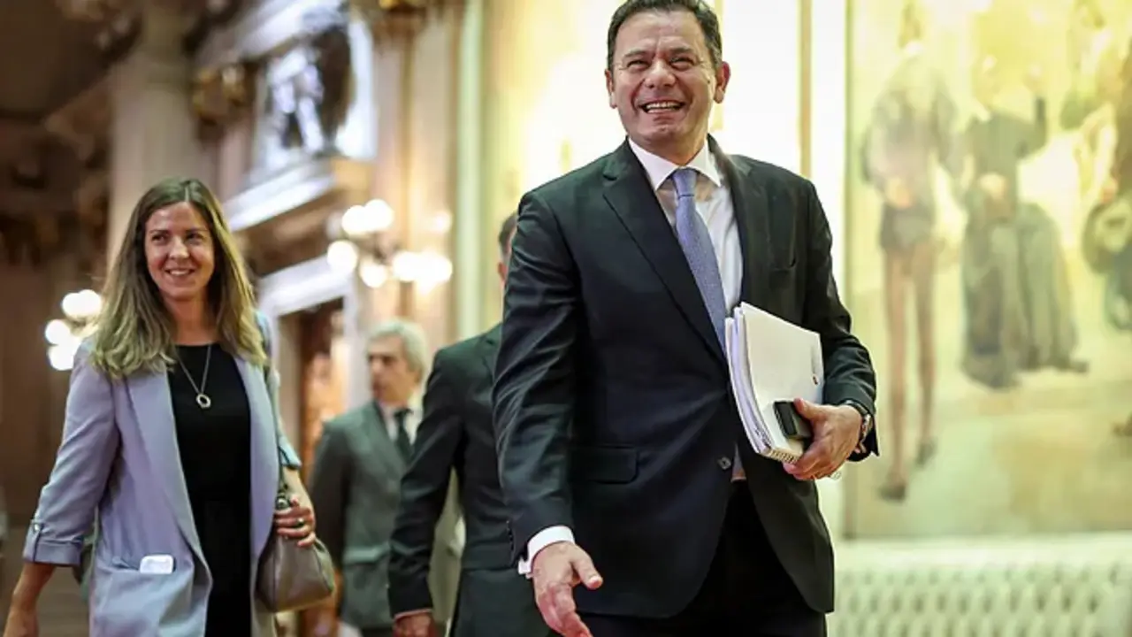 Lu&iacute;s Montenegro, primer ministro de Portugal, en el Palacio de S&atilde;o Bento. / RR.SS