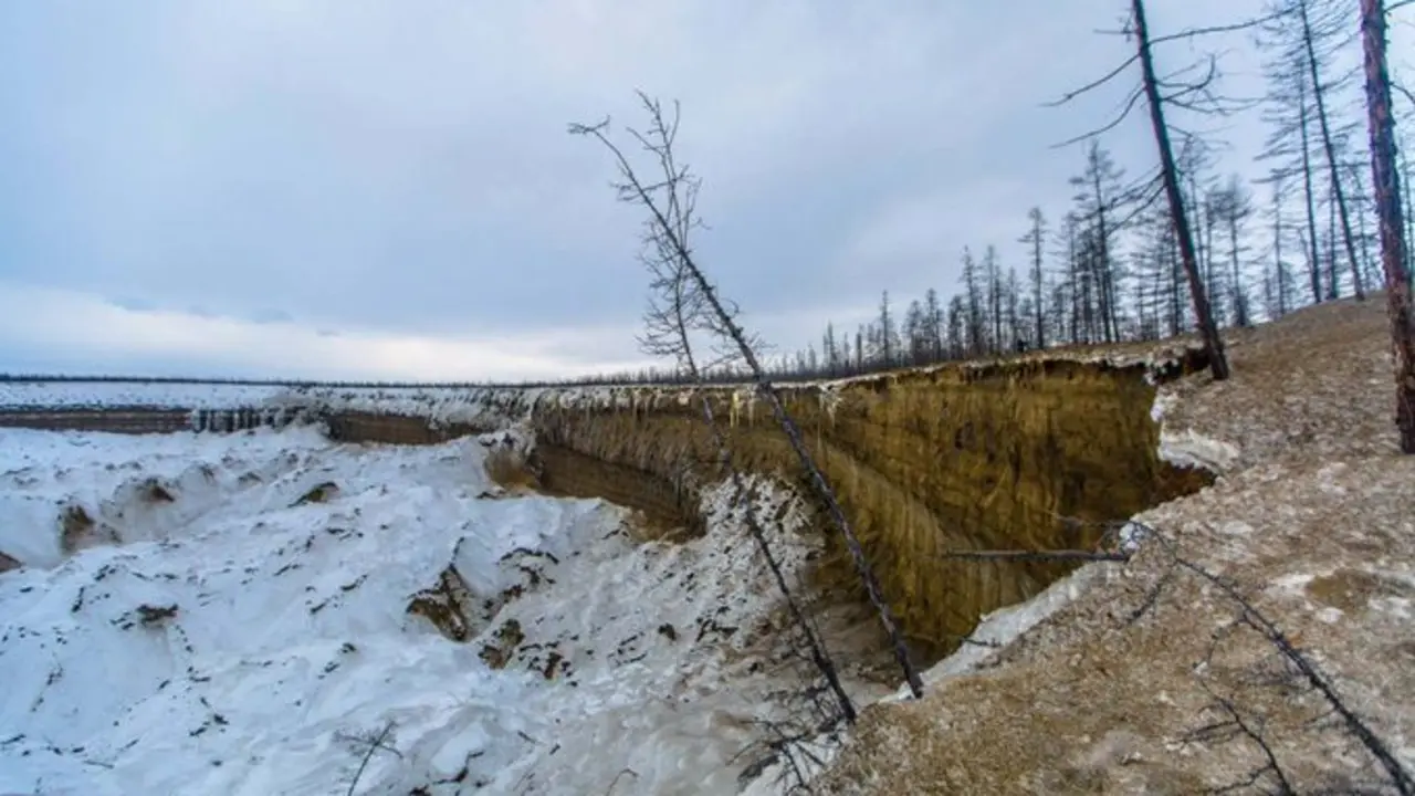 Parte del Permafrost parcialmente derretido. / RR.SS.