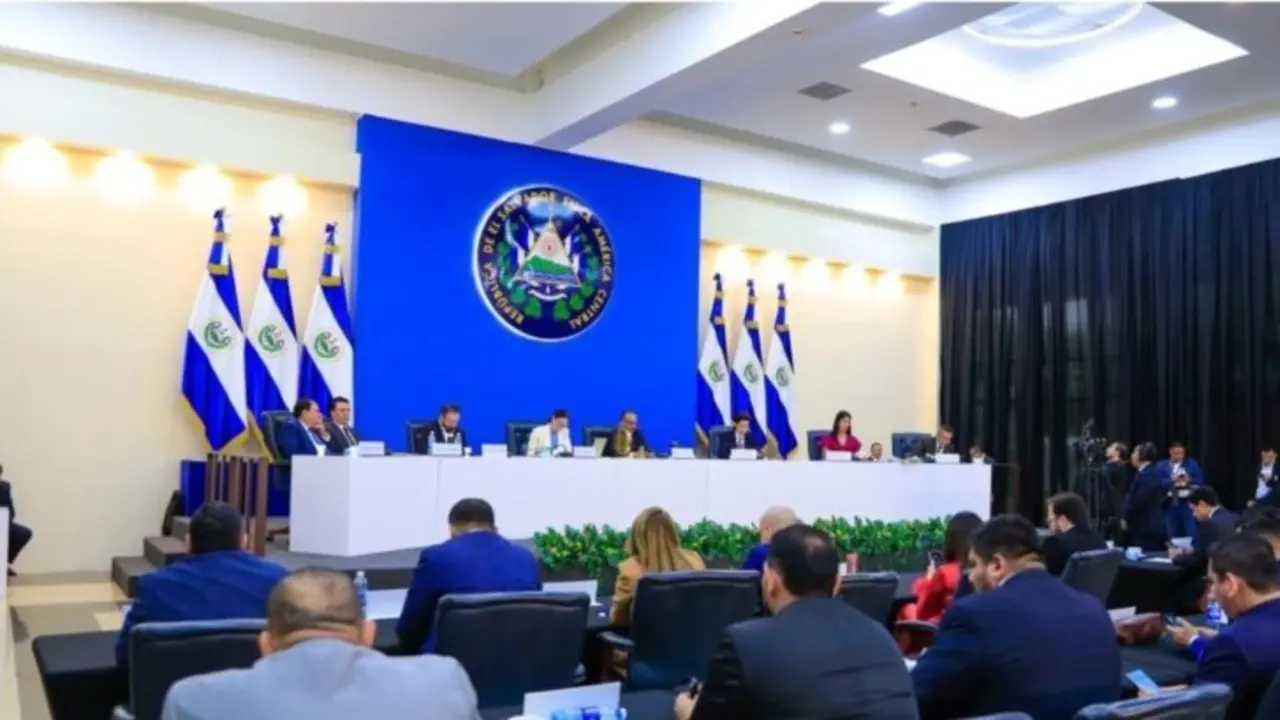 Asamblea Legislativa de El Salvador. / RR.SS.