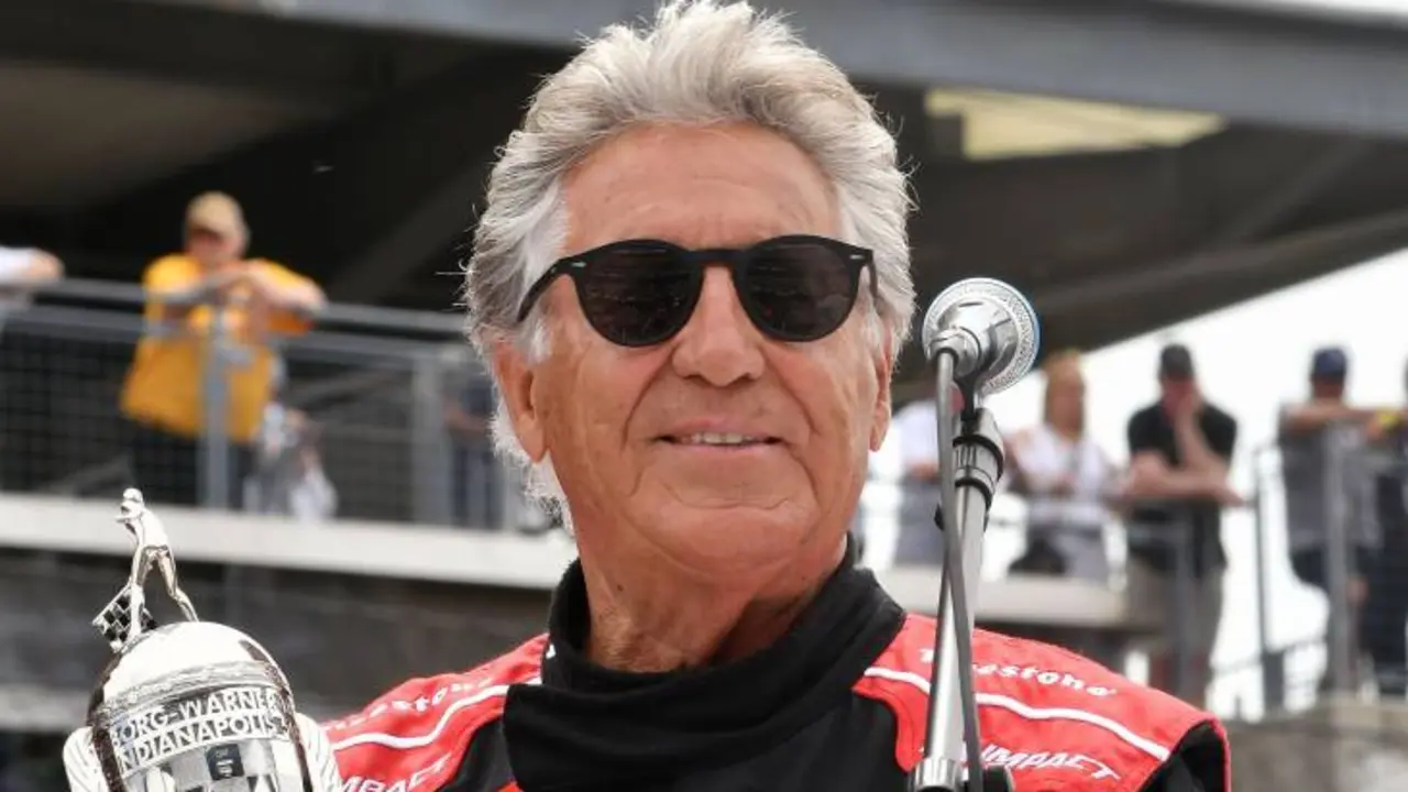 Mario Andretti, antiguo campe&oacute;n mundial de la F1. / @marioandretti