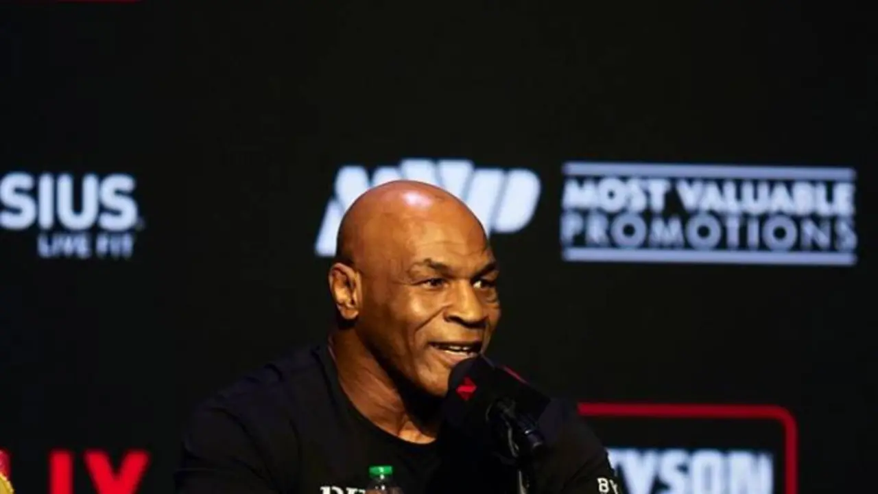 Mike Tyson durante la presentaci&oacute;n ante la prensa de su combate contra Jake Paul. / @miketyson