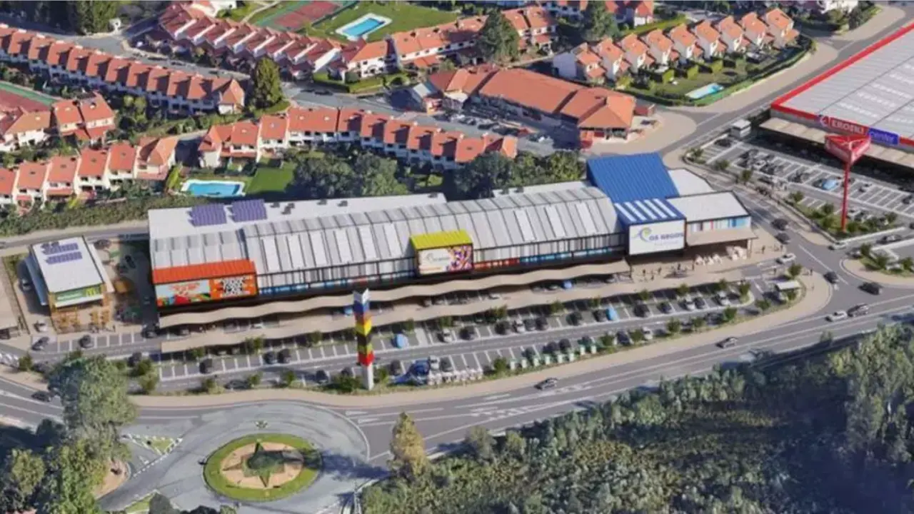 Nuevo centro comercial en Oleiros. / Inversiones Sarrianas