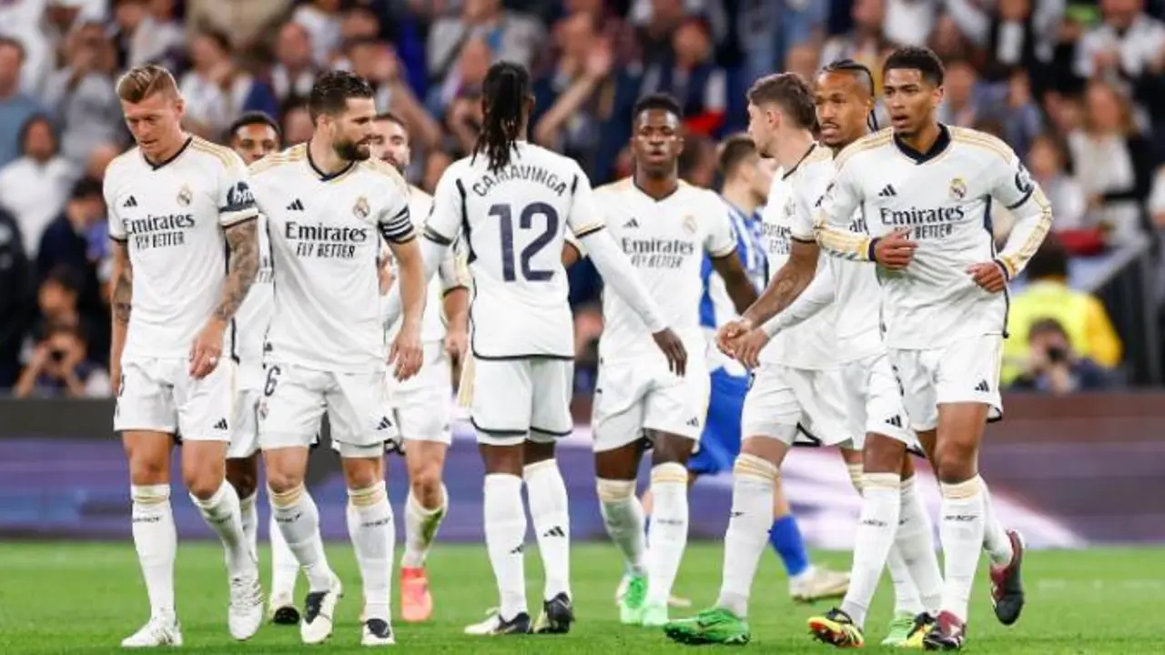 Los jugadores del Real Madrid durante la celebraci&oacute;n de un gol. / @realmadrid