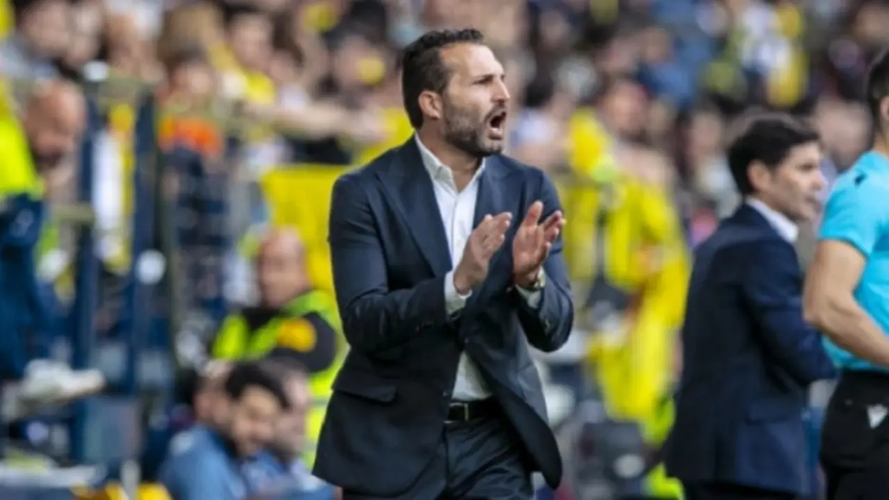 Rub&eacute;n Baraja, entrenador del Valencia CF. / RR SS