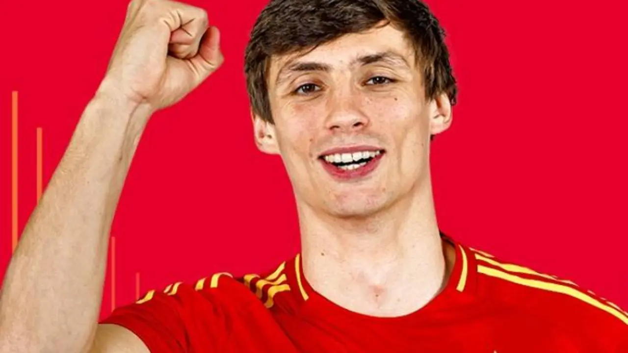 Robin Le Normand, jugador de la selecci&oacute;n espa&ntilde;ola de f&uacute;tbol. /  @sefutbol