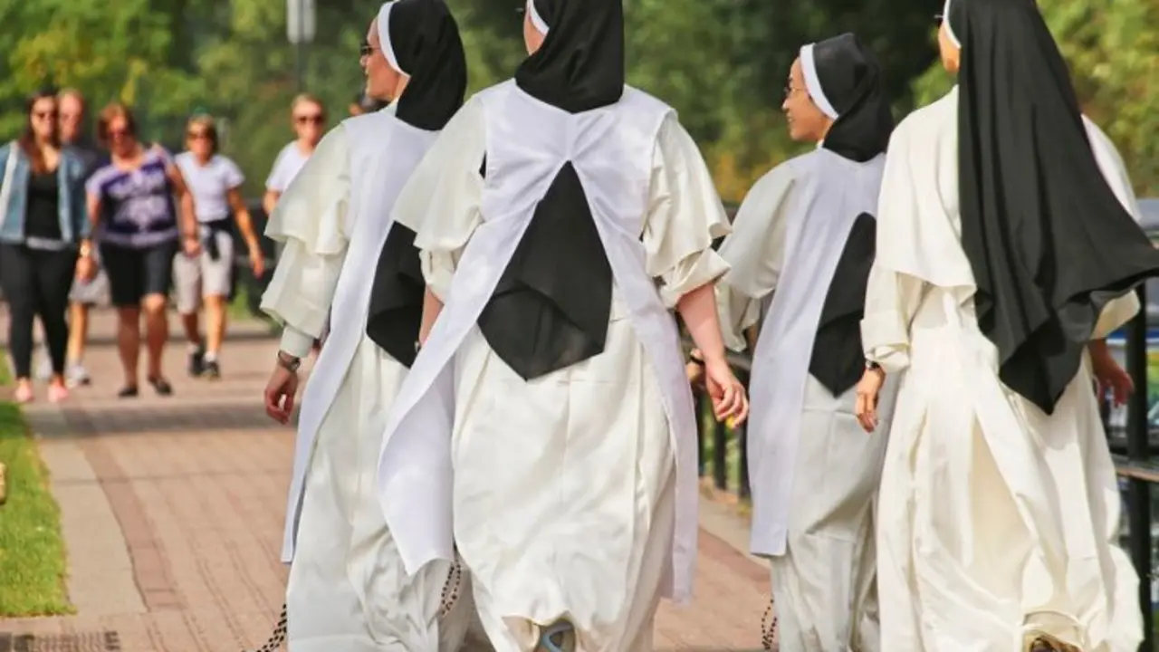 Un grupo de monjas. / Pixabay.