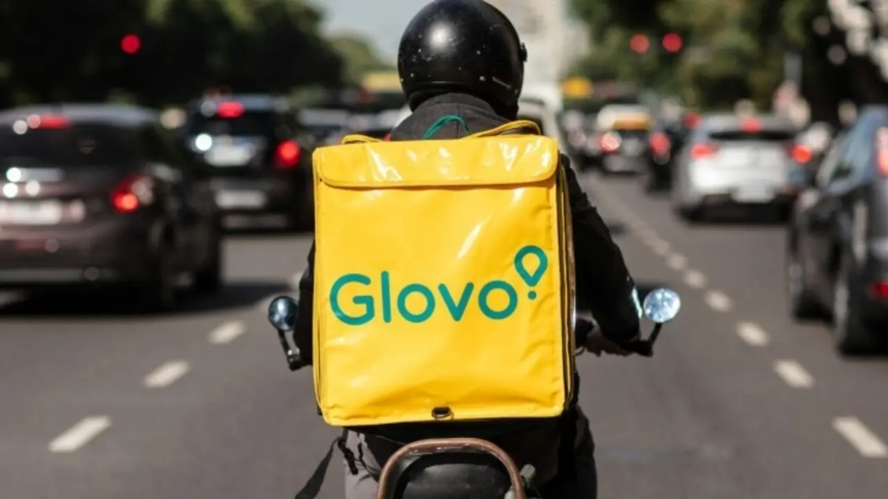 Un repartidor de Glovo. / RR SS.